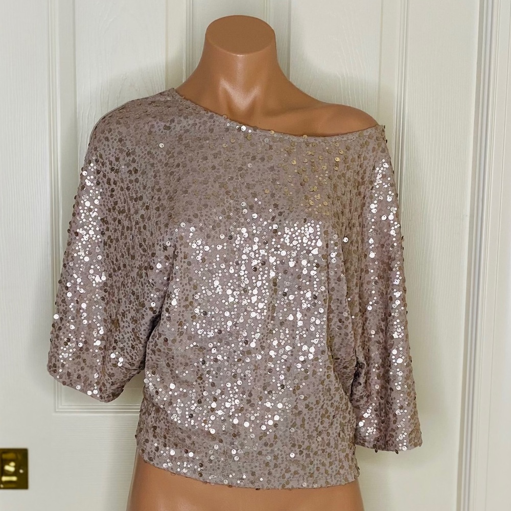 Beautiful champagne top size M